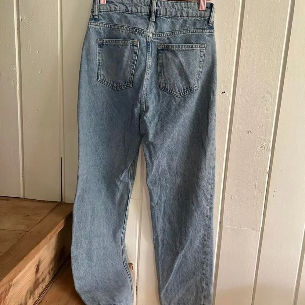 H&M light wash slouchy jeans size 2